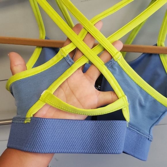 Nike Sports Bra {S} - Picture 9 of 13